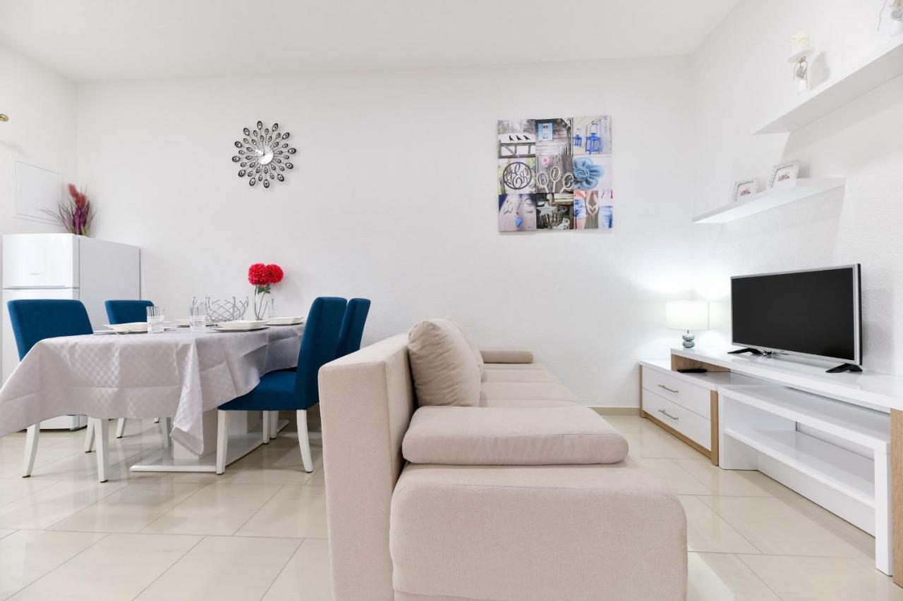 Apartments Diora 셀리네 외부 사진