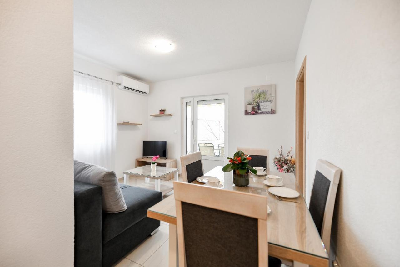 Apartments Diora 셀리네 외부 사진