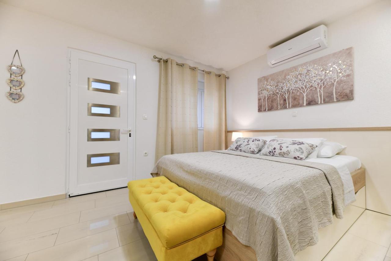 Apartments Diora 셀리네 외부 사진
