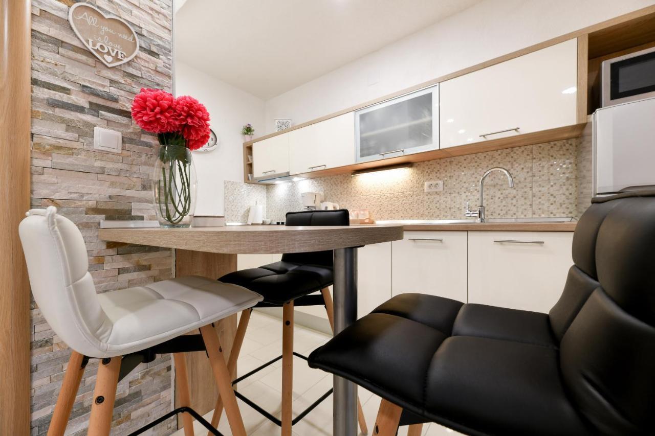 Apartments Diora 셀리네 외부 사진